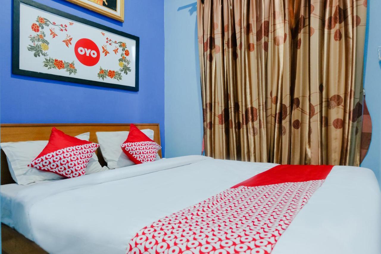 Oyo 778 Guest House Amalia 말랑 외부 사진